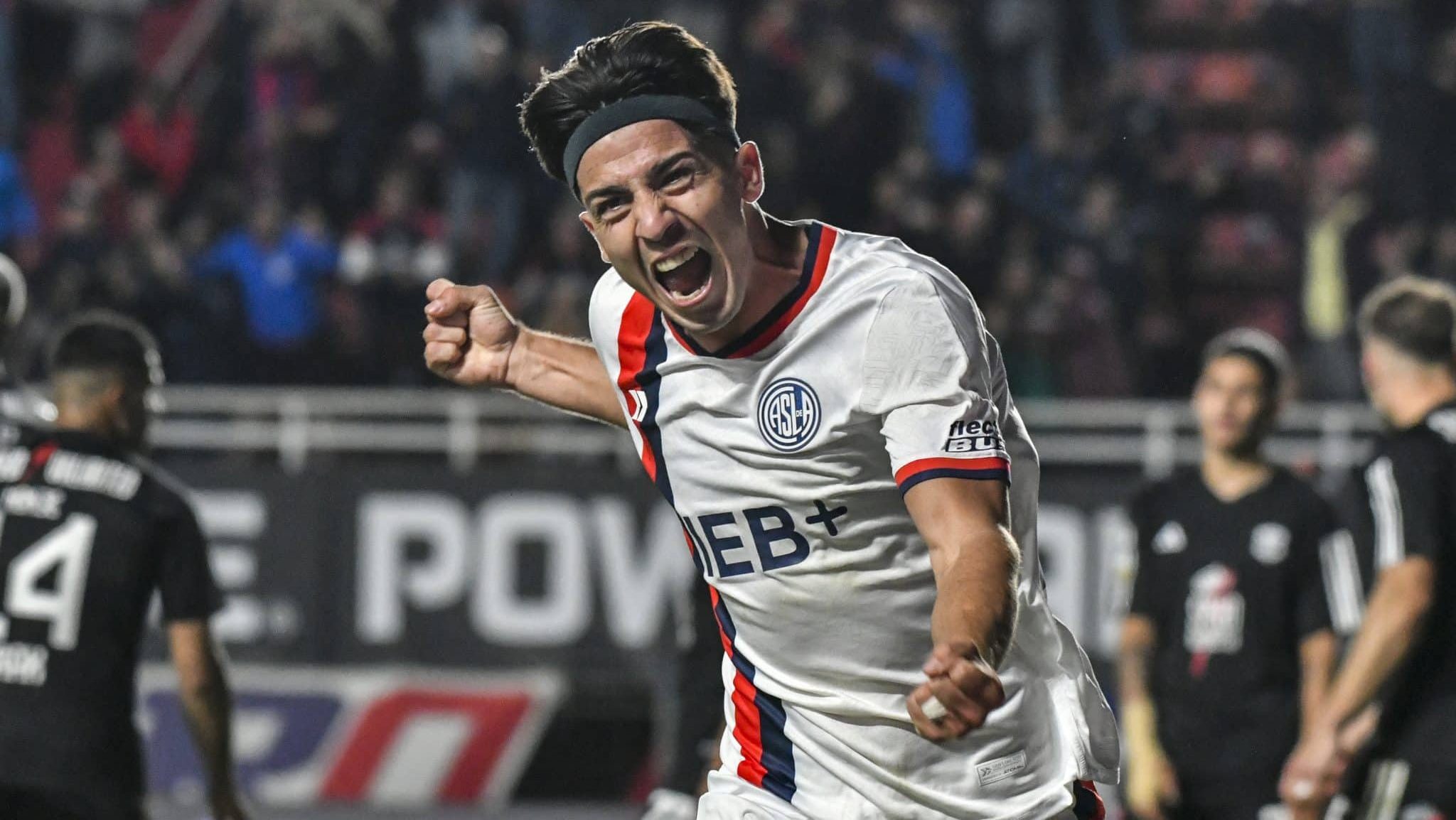 Alexis Cuello em ação pelo San Lorenzo