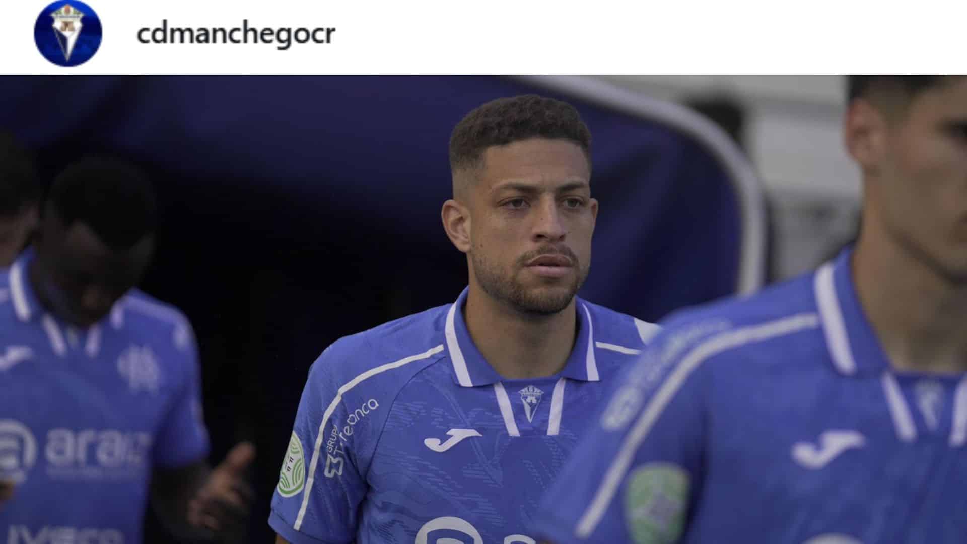 Paulinho em ação pelo Manchego