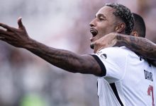 David comemorando seu gol pelo Vasco contra o Grêmio