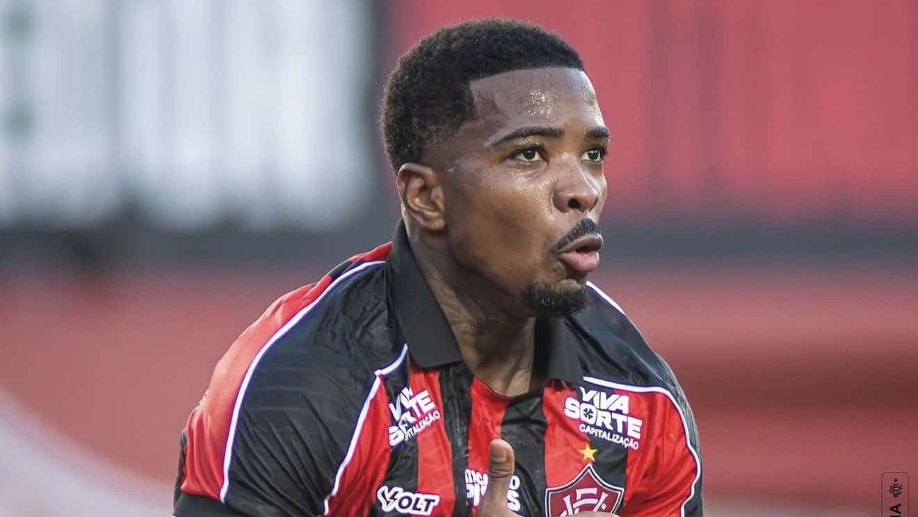 cacá vitória