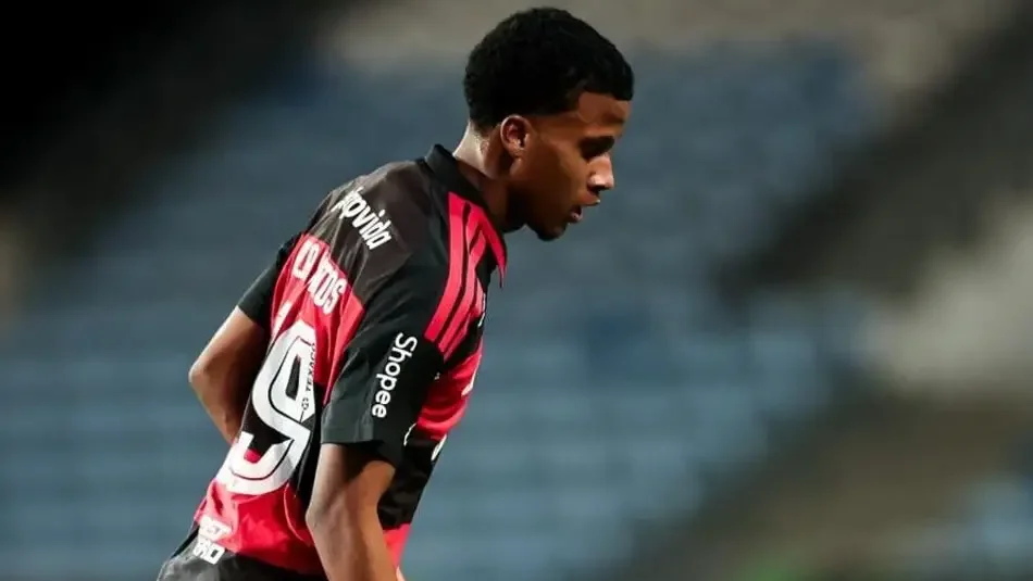 Alan Souza em ação pelo Flamengo